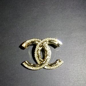 Fashion Jewelry Gold and Crystal Brooch